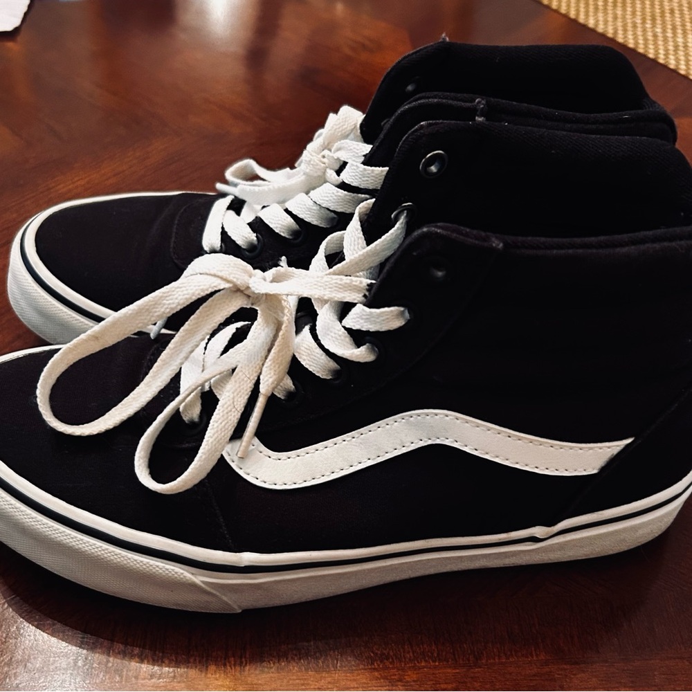 🧨Women’s Classic Vans High Tops Size: 7.5 (SEND ANY OFFER OVER‼️)🧨